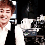 [EXO] 시우민 견제하는것좀봐 <b>애잔</b>해ㅋㅋ