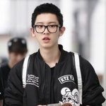 <b>쌩얼</b>에 안경만 낀 아이돌 모음