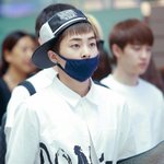 모자옆으로쓴 시우민