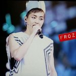 [시우민] <b>왕관</b> 겁나 커졌엉 ㅋㅋㅋㅋㅋ