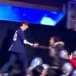 [EXO] 레이랑 손잡기 vs <b>카</b>이랑 아이컨<b>택</b>