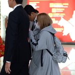 <b>온몸</b> 다가린 씨엘의 공항패션