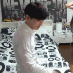 [EXO] 벨트정리하는 찬열이.<b>gif</b>