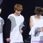 [카이] 옷벗는 카이 ((<b>산발</b>주의))