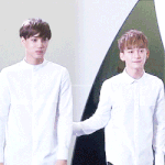 [카이] 형아 잘따르는 니니..<b>기여</b>워~