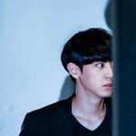 [EXO] 이거 꼭 벽에 숨어서 <b>몰래</b>보는느낌