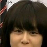 스모키 <b>화장</b>이 얼굴 살린 여자 아이돌