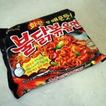 황두연 몰래먹는 하나 남은 불닭볶음면ㅋㅋ