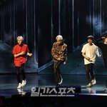 [EXO] 내가 예전에 기사사진보다가 놀란건데