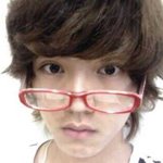 [EXO] 루한 빨간<b>뿔테</b>안경쓰고 셀카