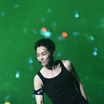 [시우민] 민석이 쎅씌 나시 고화질 보소....