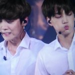 [EXO] 헐 종인이 얼굴 진짜 작다