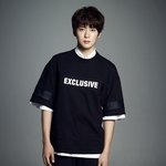 [EXO] 얘 얼굴에 핏기가 하나도없고 <b>창백</b>해보임