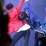 [시우민] 이 <b>라인</b> 어쩔거야..