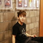 [CHEN] 이 <b>사진</b>에서 <b>눈</b>에 들아오는건...