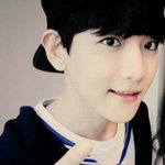 [EXO] 수호눈썹왜<b>저럼</b>??