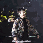 [시우민] 궁디 살랑살랑 <b>앞모습</b> 