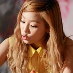 [소녀시대]  <b>입술</b> 쭈~욱 내미는 태연