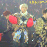 [카이] 하트 끌어안다가 <b>단추</b>터졌어ㅋㅋ