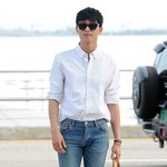 청바지에 흰<b>셔츠</b>만 입어도 화보인 박서준