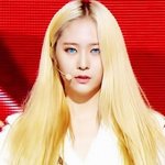 최근 너무 힘들어보이는 크리스탈..