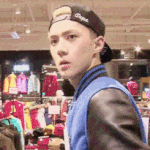 [EXO] 여친과 <b>쇼핑</b>하던중 여친의 친오빠를 발견했다