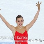 열등감 그만 느끼고 금매달리스트에게 <b>예의</b> 갖춰라.." 비판...