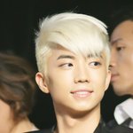 백만불짜리 <b>백금</b>은발 아이돌들