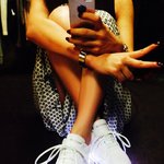 [꼭조언부탁] 이 신발 요즘 유행인데 살까말까 ㅠㅠ너무이쁜데