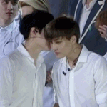 [카이] <b>귓속말</b> 들어주는 카이(((설렘주의)))