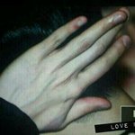 [EXO] 경수손ㅠㅠ