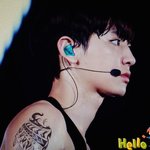 [찬열] 플뷰 뜨고있는거 짤줍해왔어~