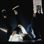 [카이] <b>엔딩</b>마치고 완전 뻗어버린 카이ㅠㅠ