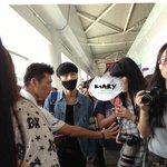 [레이] 레이 다리 다쳤나봐 ㅠㅠ