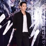 <b>포스</b>부터 남다른 이수혁
