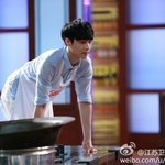 [EXO] 이씽이 앞치마 해쏘요