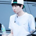 [EXO] 난 엑소 너무 마른것 같아서 밥먹여주고 싶던데