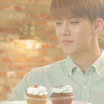 [EXO] 오징어<b>물회</b>먹고왛ㅇ는데