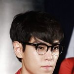 [EXO] <b>탑</b>한테 꿀밤 <b>백</b>대맞기 vs 백현이랑 뽀뽀하기