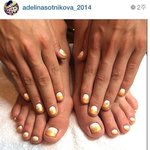 황금발..." 소트니코바가 자신의 발을 <b>sns</b>에 공개 망신...