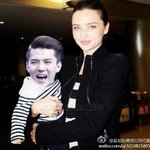 [EXO] 후니 <b>미란다</b>커 품속에 안김