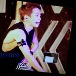 [시우민] 이 와중에 민석이 <b>솔로</b>의상이 섹시할 일