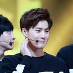 [EXO] <b>앞머리</b>를기를까<b>앞머리</b>를걍냅둘까