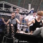 [시우민] 콘서트 <b>여자</b>댄서 따라하는 민석이ㅋㅋㅋㅋㅋ