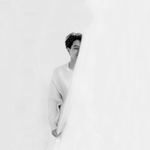 [카이] 카이가 <b>커튼</b>뒤에서 이렇게 쳐다보면...(설렘사)