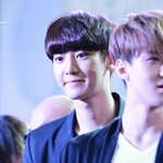 [EXO] 애들인<b>스타</b>못하게핸드폰이나뺏어라