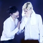 [EXO] 우리 준묘니 울지마라<b>요오</b>~