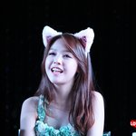 귀요미 머리띠쓰고 애교방출하는 <b>민아</b>