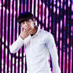 [EXO] 찬열이 손은 정말 크다는걸 실감