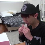 [EXO] 갑자기생각나서찬열이<b>홍삼</b>액먹는거